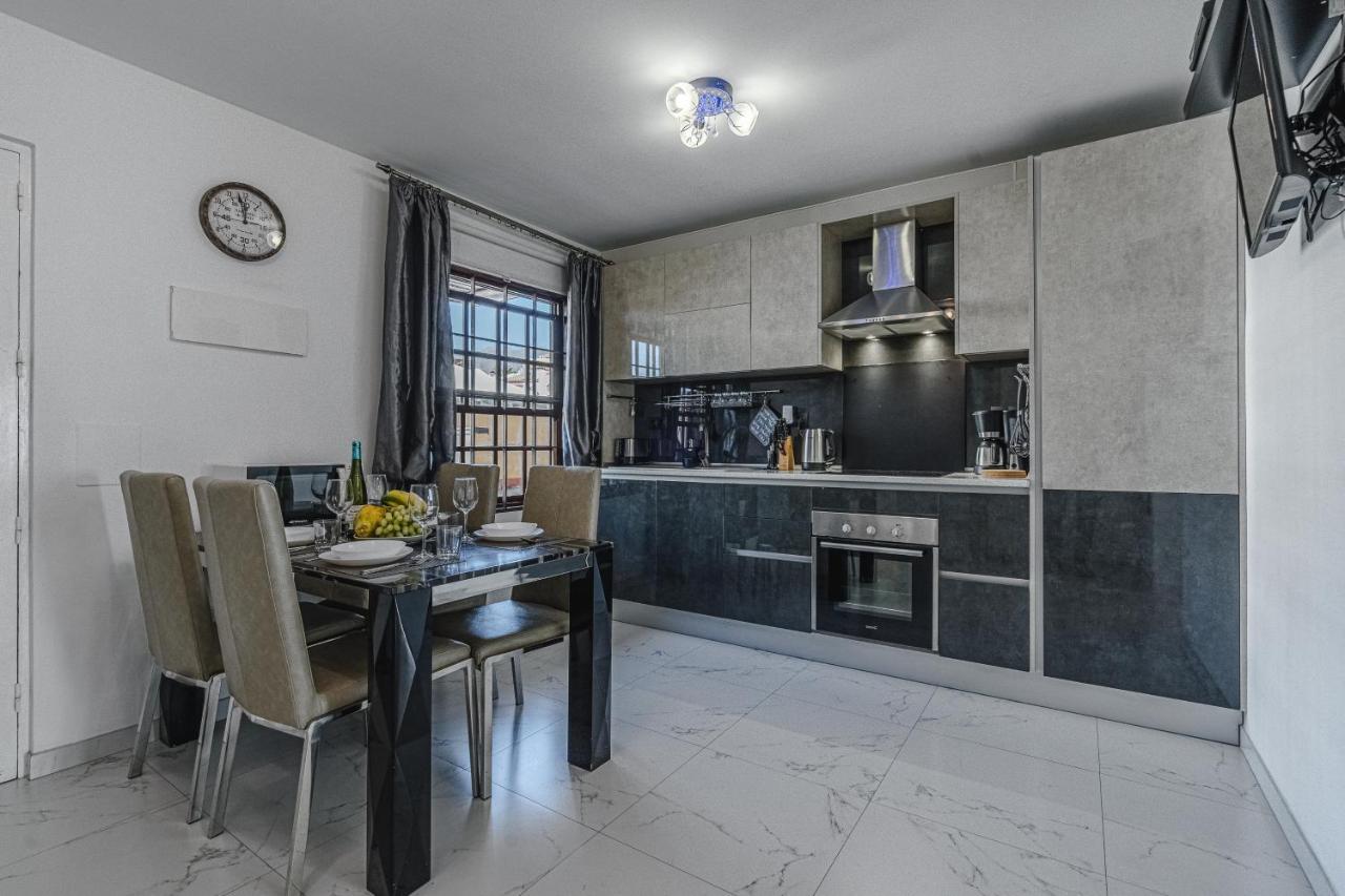 Amazing 3 Bedroom Apartment On The First Line Of The Best Las Americas Beach, Air Conditioner And Terrace Ocean View プラヤ・デ・ラス・アメリカス エクステリア 写真
