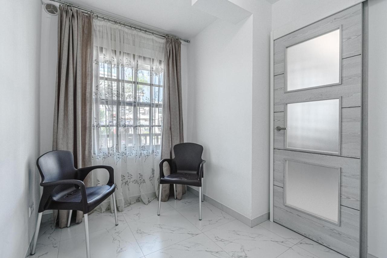 Amazing 3 Bedroom Apartment On The First Line Of The Best Las Americas Beach, Air Conditioner And Terrace Ocean View プラヤ・デ・ラス・アメリカス エクステリア 写真